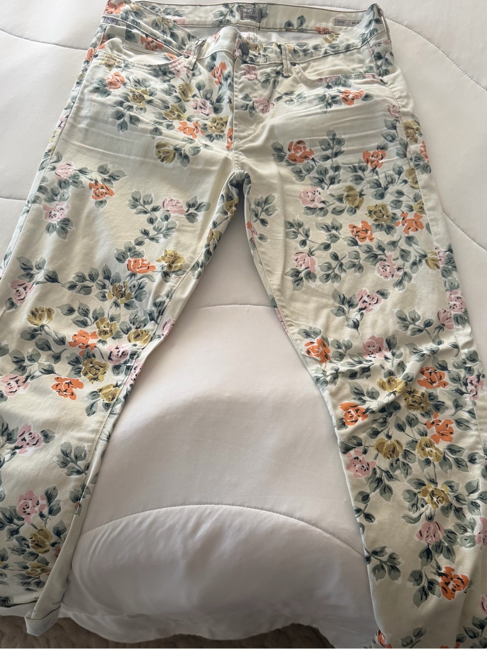 Citizens Of Humanity Cream Floral retro slim roll up jeans Mandy-31